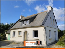 Votre futur cocon à Plestin-les-Grèves – Entre mer et centre-ville, une maison à fort potentiel vous attend !