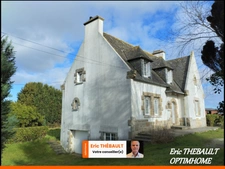 Superbe maison traditionnelle avec pierres de taille et couverture en lauze à Lanmeur - Parfaite opportunité à ne pas manquer !
