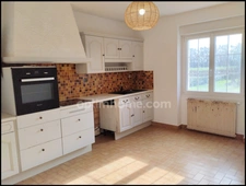 Superbe maison traditionnelle avec pierres de taille et couverture en lauze à Lanmeur - Parfaite opportunité à ne pas manquer !