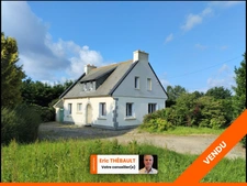 Votre futur cocon à Plestin-les-Grèves – Entre mer et centre-ville, une maison à fort potentiel vous attend !