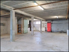 Superbe maison traditionnelle avec pierres de taille et couverture en lauze à Lanmeur - Parfaite opportunité à ne pas manquer !