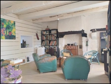 Maison de Charme en Pierres du 17ème Siècle à Saint-Jean-Du-Doigt – Un véritable coin de paradis à découvrir !
