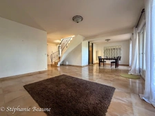 Ermont, maison sur un sous-sol total, 3 chambres, possibilité 5, à deux pas de la gare.