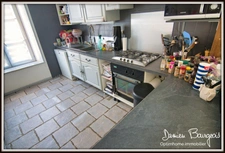 Immeuble sur Gex composé de 2 appartements et d'un restaurant
