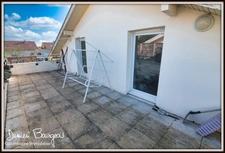 Appartement attique T5 de 117m2 avec 2 terrasses, 1 balcon et 2 garages fermés