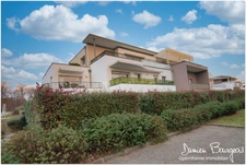 Appartement T3 situé en rez-de-jardin au calme avec grand garage de 37 m2 et 1 place de parking extérieure