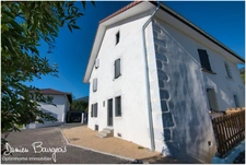 Maison mitoyenne brute avec fort potentiel d'environ 84 m² (110 m2 sol)