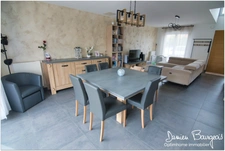 Maison mitoyenne T5 de 126 m2 habitables avec double garage