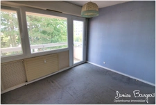 Appartement 3 pièces de 72 m2 avec 3 grands balcons, cave, garage et vue sur le Jura