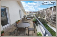 Appartement attique T5 de 117m2 avec 2 terrasses, 1 balcon et 2 garages fermés