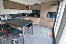 Maison mitoyenne T5 de 126 m2 habitables avec double garage