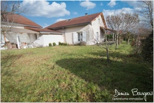 Maison individuelle avec son local dans un environnement exceptionnel au fond d'une impasse
