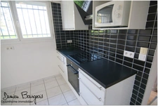 APPARTEMENT DE 79 m² EN REZ-DE-CHAUSSÉE AVEC PLACE DE PARKING INTÉRIEURE