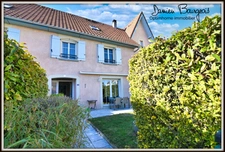 Maison mitoyenne traversante de 137m2 habitable 169 m2 au sol