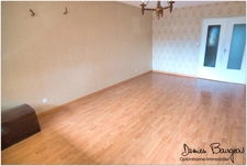 Appartement 3 pièces de 72 m2 avec 3 grands balcons, cave, garage et vue sur le Jura