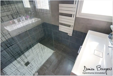 Maison de 153 m² (293 m² utiles)  sur 1150 m² de terrain avec piscine et pool house