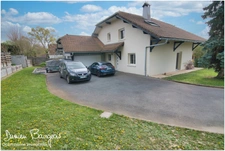 Maison de 153 m² (293 m² utiles)  sur 1150 m² de terrain avec piscine et pool house