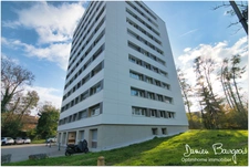 APPARTEMENT DE 79 m² EN REZ-DE-CHAUSSÉE AVEC PLACE DE PARKING INTÉRIEURE