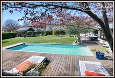 Propriété d’exception d'architecte avec piscine de 365 m² avec 2 studios indépendants
