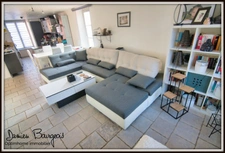 Immeuble sur Gex composé de 2 appartements et d'un restaurant