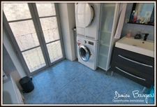 Immeuble sur Gex composé de 2 appartements et d'un restaurant