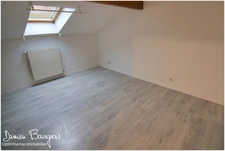 Élégant appartement T3 en dernier étage avec poutres balcons, vue montagnes et piscine