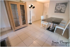 APPARTEMENT DE 79 m² EN REZ-DE-CHAUSSÉE AVEC PLACE DE PARKING INTÉRIEURE