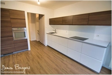 Élégant appartement T3 en dernier étage avec poutres balcons, vue montagnes et piscine