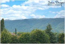 Appartement 3 pièces de 72 m2 avec 3 grands balcons, cave, garage et vue sur le Jura