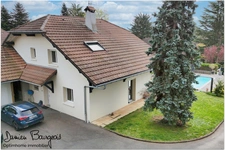 Maison de 153 m² (293 m² utiles)  sur 1150 m² de terrain avec piscine et pool house