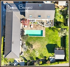 Propriété d’exception d'architecte avec piscine de 365 m² avec 2 studios indépendants