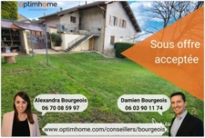 Entre appartement et maison, ce duplex d’exception situé à Logras séduit par ses beaux volumes