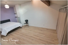 Entre appartement et maison, ce duplex d’exception situé à Logras séduit par ses beaux volumes
