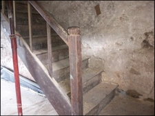 Maison mitoyenne de village à rénover 28 500 € !!!