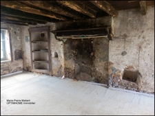 Maison mitoyenne de village à rénover 28 500 € !!!