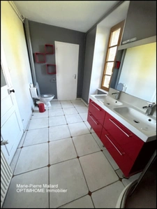Belle maison en pierres de pays avec nombreuses dépendance à MONTBOUCHER (23)