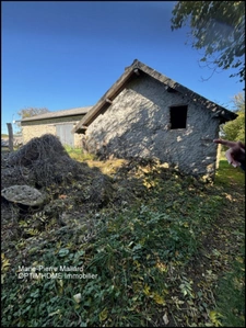 Belle maison en pierres de pays avec nombreuses dépendance à MONTBOUCHER (23)