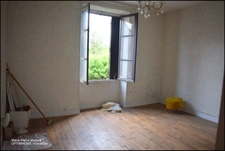 Maison mitoyenne + petite maison avec terrains et hangar à 15 mn de Guéret