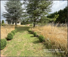 Jolie maison avec beau jardin  à TARNAC (19)