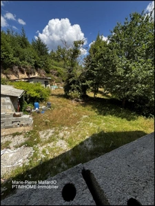Maison à finir de rénover à ROYERE DE VASSIVIERE (23)
