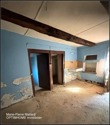 Belle maison en pierres de pays avec nombreuses dépendance à MONTBOUCHER (23)