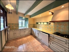 Maison familiale de 7 pièces à BOURGANEUF (23)