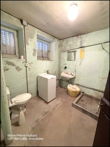 Maison de 9 pièces à ROYERE DE VASSIVIERE (23)