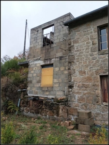 Maison à finir de rénover à ROYERE DE VASSIVIERE (23)