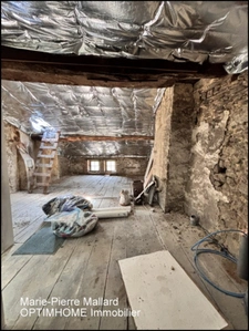 Maison de ville habitable de suite de 10 pièces BOURGANEUF (23)