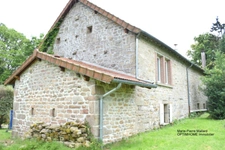 Maison de famille à la campagne, 6 pièces à SAINT PIERRE BELLEVUE (23) avec un jardin