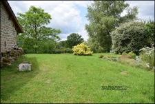 Maison de famille à la campagne, 6 pièces à SAINT PIERRE BELLEVUE (23) avec un jardin