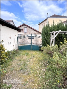 Maison familiale de 7 pièces à BOURGANEUF (23)