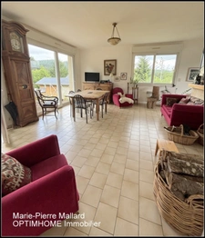 Jolie maison avec beau jardin  à TARNAC (19)