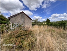 Ensemble immobilier à rénover à SAINT DIZIER LEYRENNE (23)